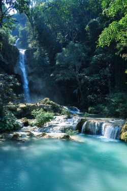 senerii:  Upper Falls, Tat Kuang Si by colin grubbs on Flickr.