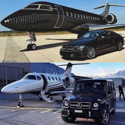 wealthymag:  Top or Bottom? Which would you choose? 🤔  Follow