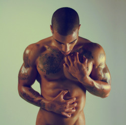 black-mens-skin:  The archive:http://black-mens-skin.tumblr.com/archive