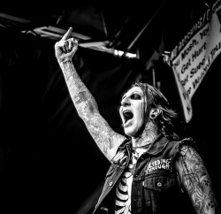 sad-pray3rs:  Chris Motionless // Sedition1216 Not my photo 