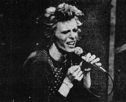 dustonmars:David Bowie as Halloween Jack. Diamond Dogs Tour.