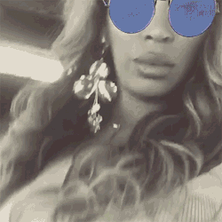 queenbeyduh:  Beyoncé and Blue on Snapchat 👻