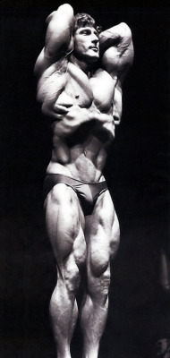 swoldiers-of-doomsday:  Frank Zane   🚀