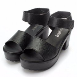 momo-tea:  Black Platform Sandals  | Discount code: “ 20off1455″