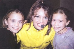 britneylooks:  Britney Spears and the Olsen twins