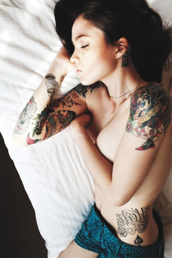 Hot Girls Inked