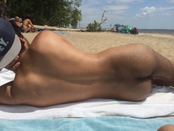 kcalron:  Beach bum 