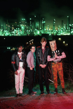 jell-obiafra:Dead Kennedys pose in front of an oil refinery.