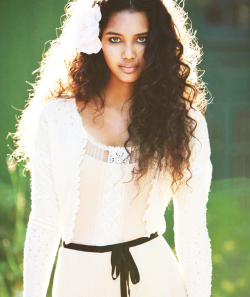 whiteboysdatingblackgirls:             Chrishell Stubbs