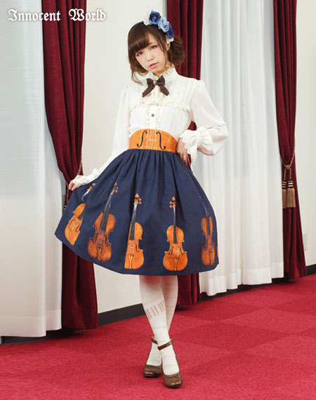 mademoiselle-puppet:  Stradivarius new series print from Innocent World 