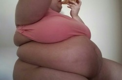 bigbellyfeedee:  Hello Fatso 