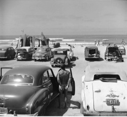 loverofbeauty:  San Onofre, California   (1950 ) by Loomis Dean —