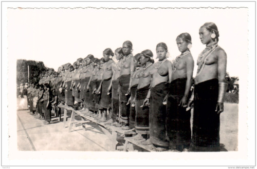 A group of Southeast Asian women in the 1940s, via Delcampe.