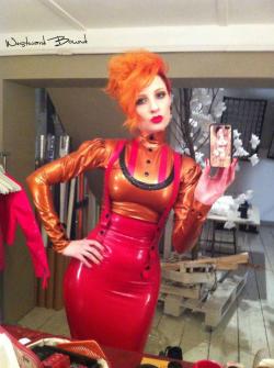 westward-bound-latex:  Behind the Scenes and Live from Battersea,