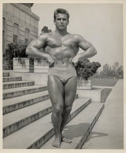 fuckyeahvintageguys:  Tons of Vintage Pics at Fuck Yeah Vintage