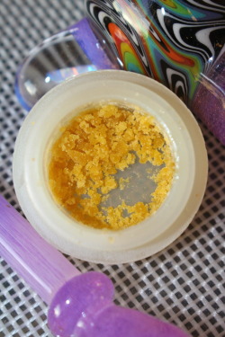 thctara:I don’t dab crumble often, but this White fire og was