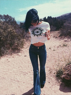 kendall-kyliee:  kyliejenner: Waaaaaater