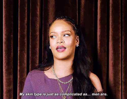 emratas:How would you describe your skin type?Rihanna answers