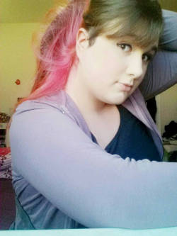 oo-magicalchan-oo:  just recently i dyed half of my hair pink,