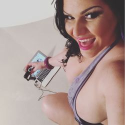 Streaming right now…. Live deom@my shoot @streamate/angelinacastrolive