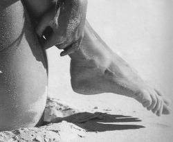 afroditimou2:   & visions of beach…*  Love beach and sand