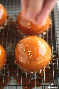 sweetoothgirl:    Caramel Buns Ice Cream Burger   