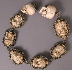 asylum-art:  Rosary of skulls and faces: This early 16th century