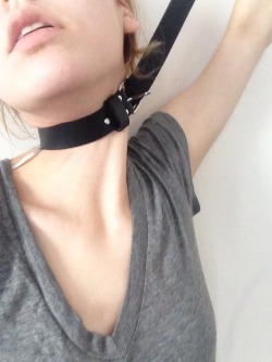 picmanbdsm:  Get a belt and do this to yourself. Make it tight