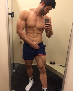 mystraightfriend:  Mystraightfriend.tumblr.com