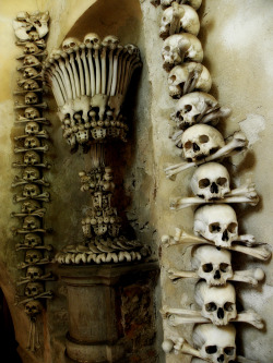 ubernoir:chalice macabre by krigl