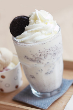 Oreo cookie milkshake