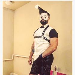 kitkitboom:  I’m a leather daddy clown, duh. #me   