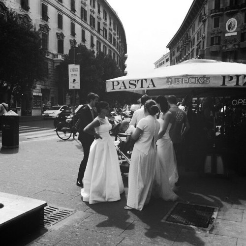 <p>Even the random street scenes look Italian. We have landed. #motherdaughterroadtrip #rome  (at St. Peter’s Basilica)</p>