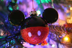 christmastimeatdisney:  Mickey Mouse Christmas Bauble. by Steve