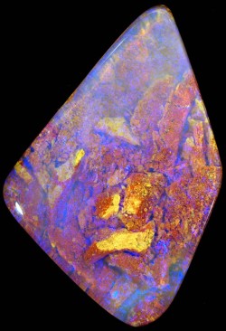 bijoux-et-mineraux:  Pipe Boulder Opal (55 carats) - Quartz Mine,