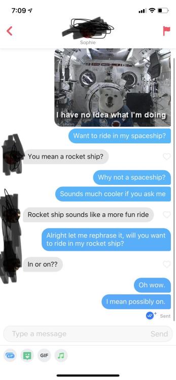 tinderventure:  Been asking girls to ride in my spaceship lately