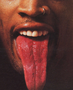 surra-de-bunda:  Dennis Rodman on Rolling Stone (Dec 1996) 