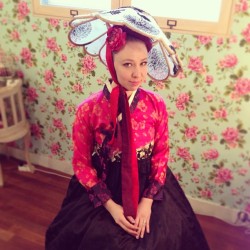 eatyourkimchi:  I feel like a Korean princess! *girly musical