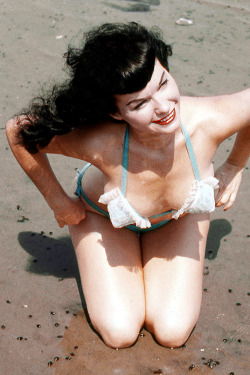 vintagegal:  Bettie page photographed by Franklin Acker c. 1950s