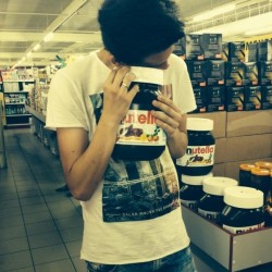 my-world-is-sweet:  My #boyfriend ❤ com um frasco de #nutella