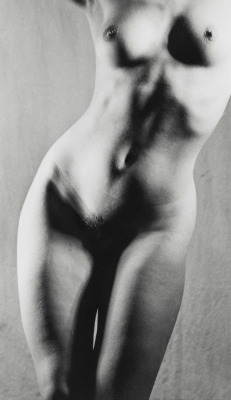 natural-beauty-art: André Kertész: Nude #103, 1941 