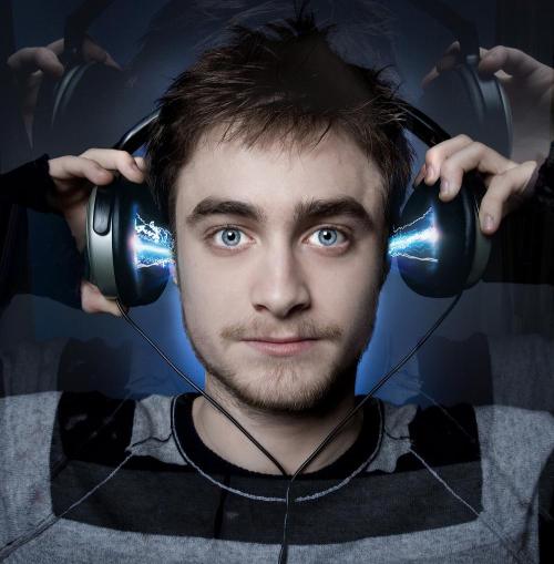 Extremely hot Daniele Radcliffe photoshoot I just came across from a few years back. Lots of hypnosis story feelings from this