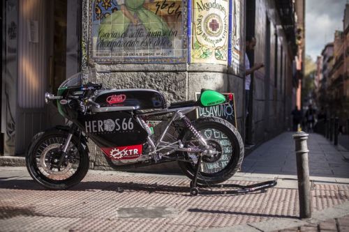 caferacerpasion:  Brutal! MASH 250 â€ªCafe Racerâ€¬ â€œCafÃ© Noir 2016â€ by XTR PEPO - MASH Heros 66.Esta moto de 250cc demuestra que las motos de baja y media cilindrada tambiÃ©n tienen su hueco dentro del mundo cafetero >Â http://www.caferacerpasion