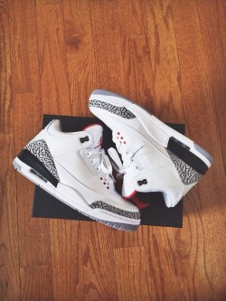 phuckindope:  Jordan white cement 3s  