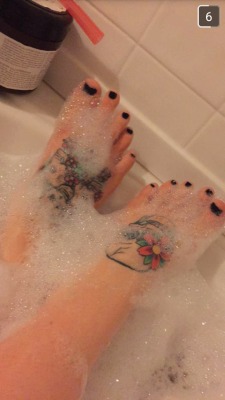 vickurt015:  haleycotten:  Getting clean for you to get me dirty