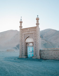  “A Wrinkle In Time: Grant Harder in Kashgar of XinJiang province,