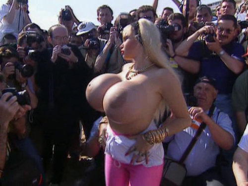 bigngross:  Oh shit  Such a perfect roll model for any girl to look up to.