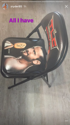 breakyoursoulapart:  farrenbreatheswwe:The only piece of furniture