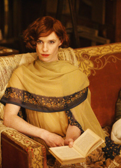 fuckyeahcostumedramas:  Eddie Redmayne in ‘The Danish Girl’