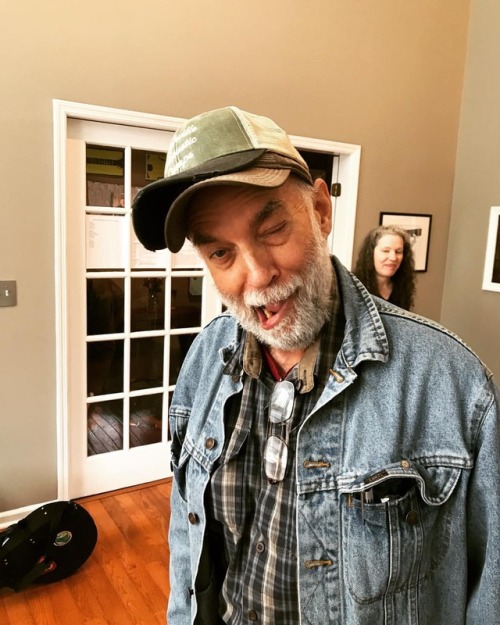 <p>Well, as you can see, model auditions for the new #nashvilleacousticcamps hats are now closed because WE HAVE A WINNER. #leohickman #nashvillemandolincamp #lazyeye #fashion  (at Fiddlestar)</p>